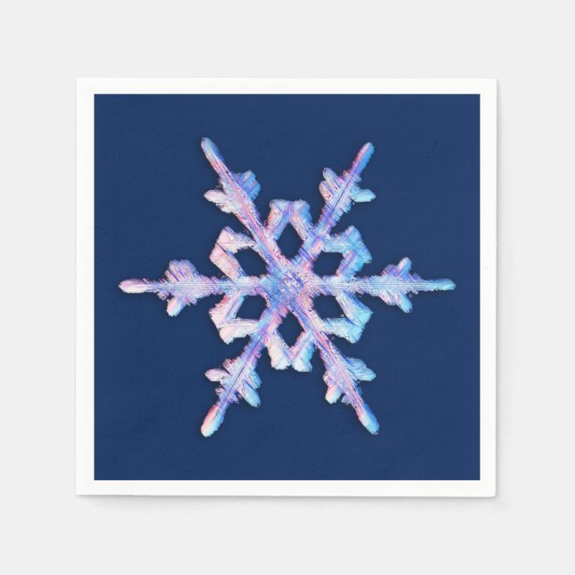 Iridescent snowflake på mörk blått pappersservett (Framsidan)