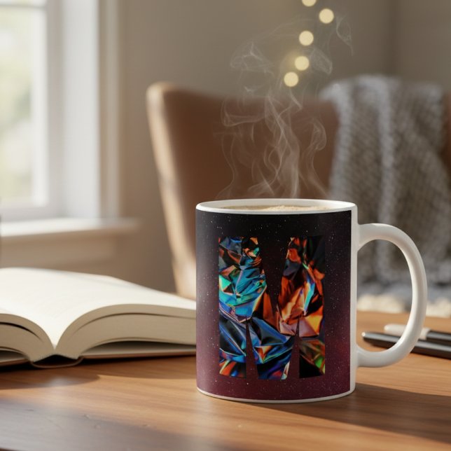 Iriserande krombokstav M: Holografiskt monogram Kaffemugg (Skapare uppladdad)