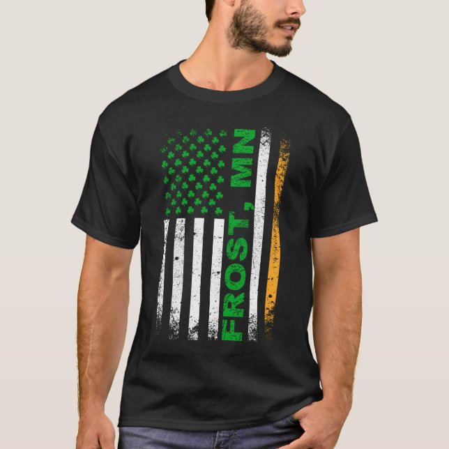 Irish American Flagga FROST, MN T Shirt (Framsida)
