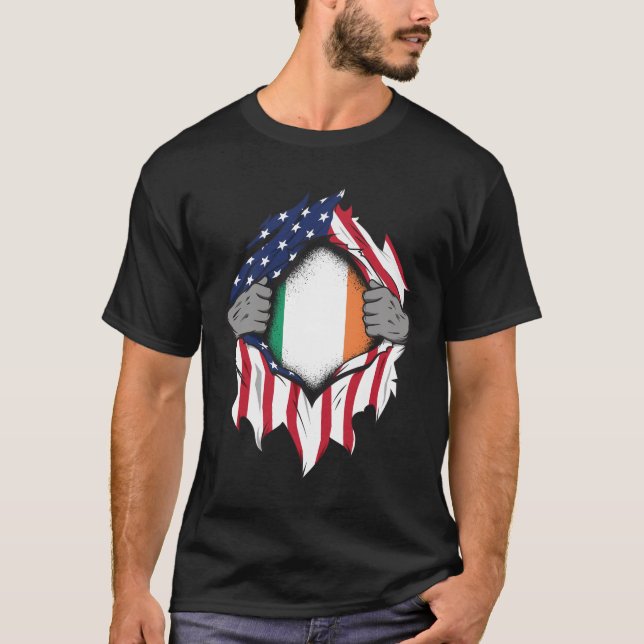 Irish American Flaggor Händer Ripping Flagga on Ch T Shirt (Framsida)