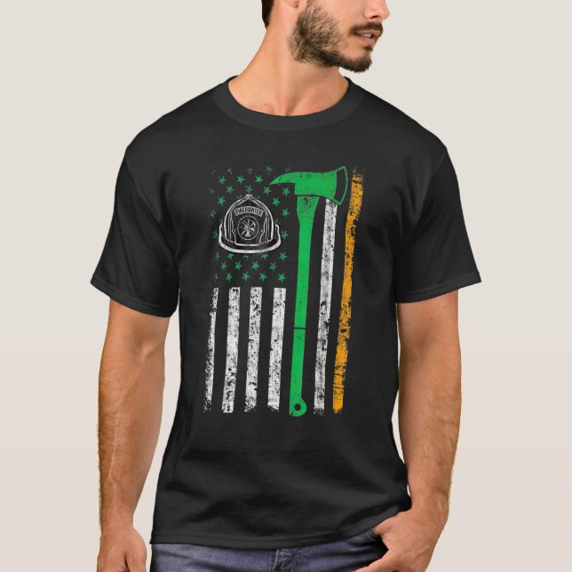 Irish American US Flag Firefighter Axe Fire St Pat T Shirt (Framsida)