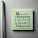 Irish Blating Magnet<br><div class="desc">Irish Blessing Magnet - presenterar en inspirerande irländsk välsignelse på en magnet i Celtic typsnitt. Med en glad grönt och vit design med lyckliga schampar. "Må dina problem vara mindre, dina välsignelser vara mer, och inget annat än lycka kom genom din dörr!" En fantastisk och tankfull gåva till uppvärmningen av...</div>