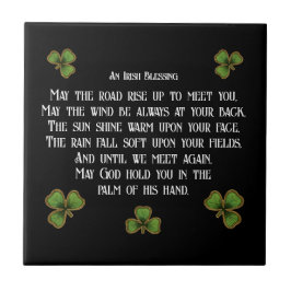 Irish Bluting and Shamrocks Black and Grönt Kakelplatta