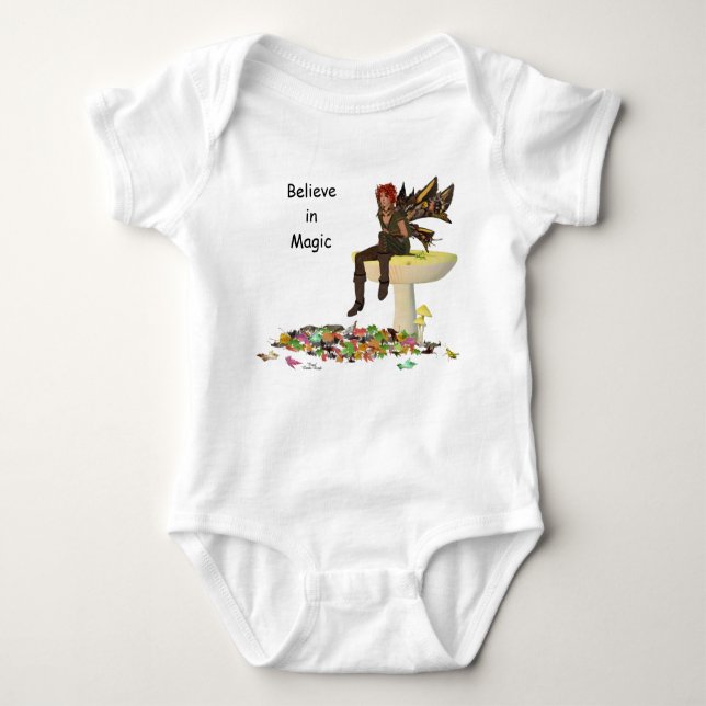 Irish Boy Fairy on Mushroom Baby Bodykoston T Shirt (Framsida)