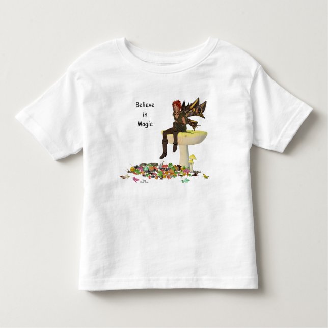 Irish Boy Fairy on Mushroom Småbarn T-Shirt (Framsida)
