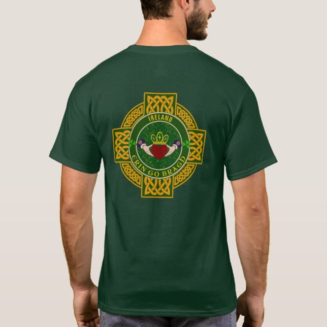 Irish Claddagh w/Golden Celtic Kor Personlig T Shirt (Baksida)