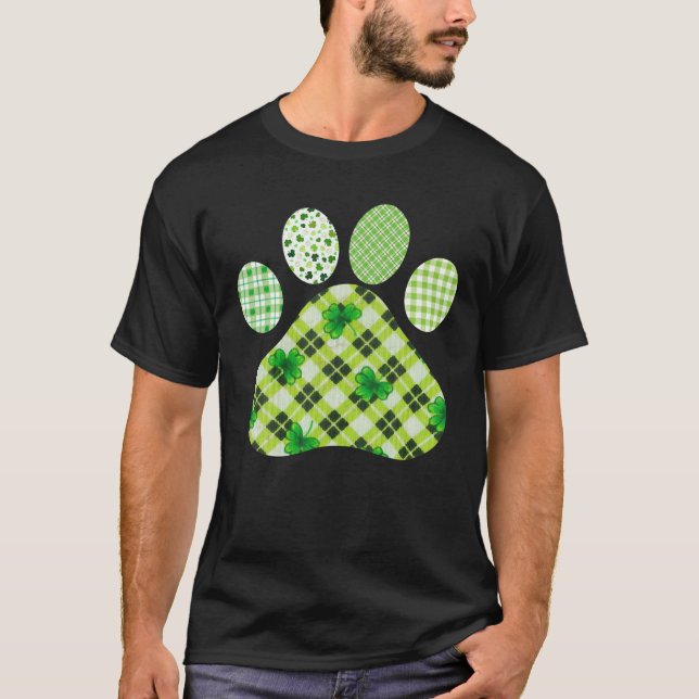 Irish Cute Hund Paw Print Klöver, St patrick's day T Shirt (Framsida)