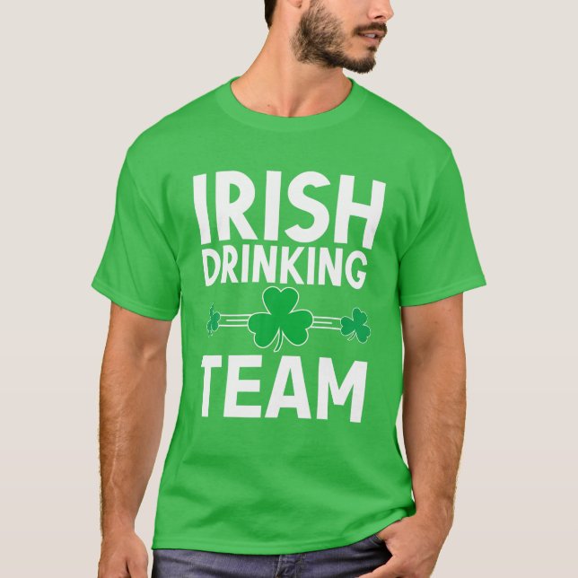 Irish Drinking Team St patricks day Funny Shamrock T Shirt (Framsida)