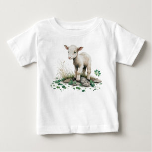 Irish Farmhouse   Cute Lamb i Klöver Baby T-Shirt