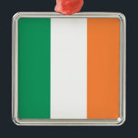 Irish Flagga (Republiken Irland) (ROI) (Eire) Julgransprydnad Metall<br><div class="desc">Denna utformning är utmärkande för Republiken Irlands flagga, som är ett land i norra Västern av Europa. Republiken Irland består av 26 av de 32 grevskapen på ön Irland (som också på iriska är känt som Éire och i Ulster Scots som Airlann); de andra grevskapen utgör Nordirland, en del av...</div>