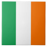 Irish Flagga Tile Kakelplatta<br><div class="desc">Lägg till ett litet irländskt arv till din hemdekoration med den här exekutiva plattan med Irlands flagga! Den här plattan är utformad med material av hög kvalitet och är stolt visning för Irlands idekoniska trifärgsdesign av grönt, vitt och orange. Det är mer än bara ett dekorativt biet, det är en...</div>