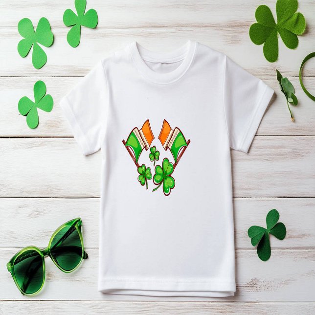 Irish Flaggor och Shamocks T Shirt (Skapare uppladdad)