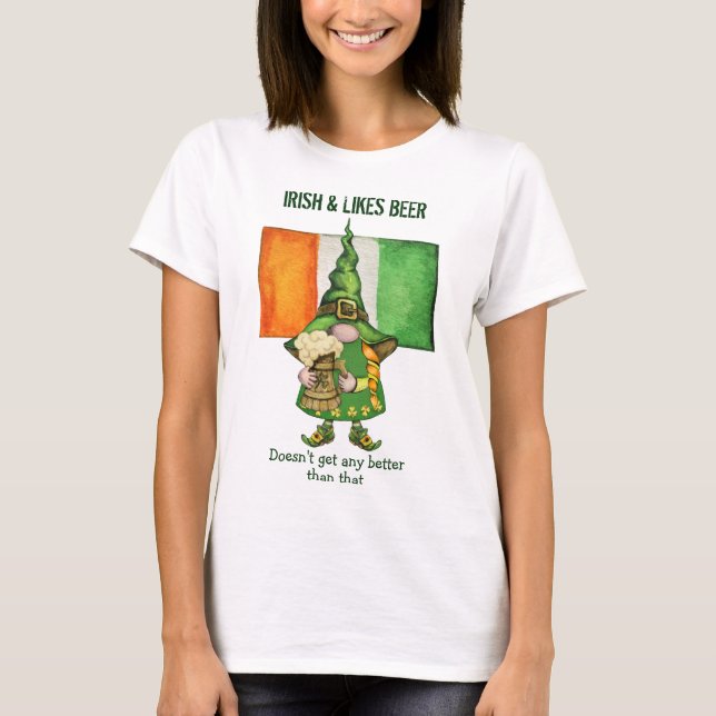 Irish Girl Gnome Likes Beer T Shirt (Framsida)