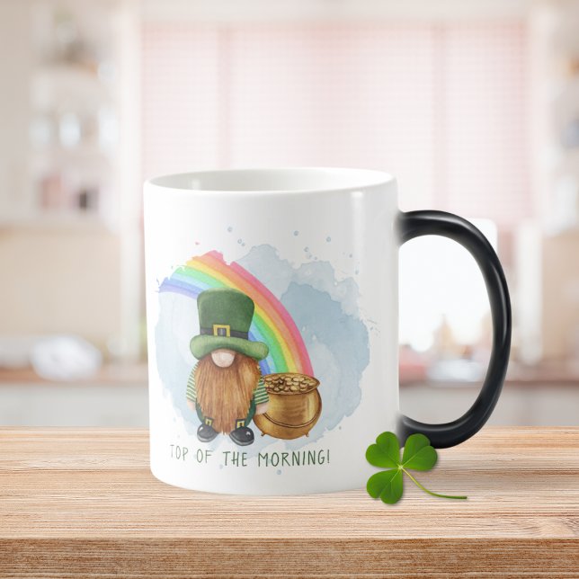 Irish Gnome Pot of Guld Anpassningsbar St patrick' Magisk Mugg (Irish Gnome Pot of Gold Custom St. Patrick's Day Magic Mug)