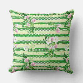 IRISH GREEN SHAMROCKS AND TINY PINK FLOWERS KUDDE