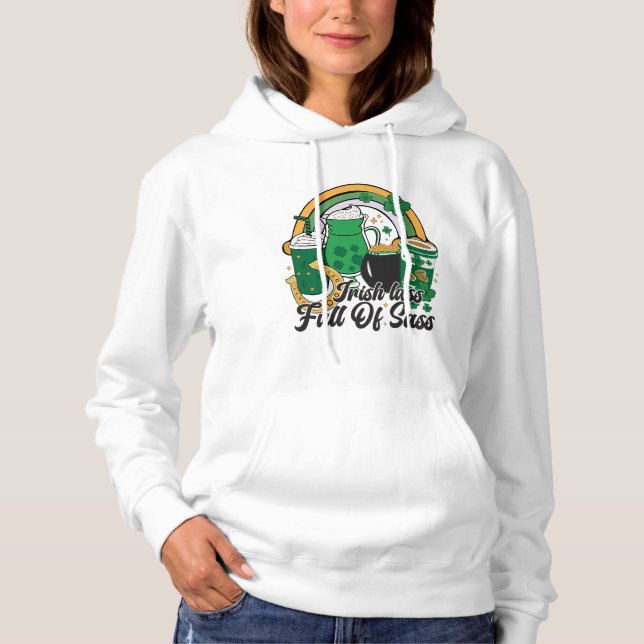 Irish Lass Fullt of Sass - Cheeky St. Patrick's Da T Shirt (Framsida)