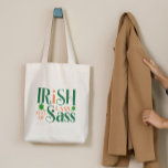 Irish Lass Fullt of Sass Funny St patrick's day Tygkasse<br><div class="desc">Irish Lass Fullt of Sass Funny St patrick's day. Om du är en irländsk Fullt av Sass? Då är den här konstiga S:t Patrick-Dag-designen perfekt för dig! Den enda sak till bäran som firar leprechaunsarnas land på St. Patrick's Day. Grönt och orange.</div>