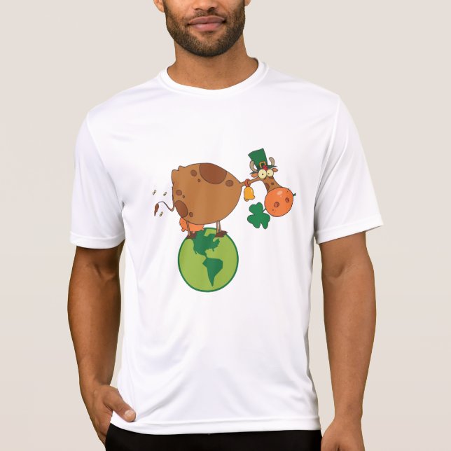 Irish Leprechaun Cow Standing on Planet Earth T Shirt (Framsida)