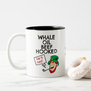 Irish Lesson: Whale Oil Beef Hooking Leprechaun Två-Tonad Mugg