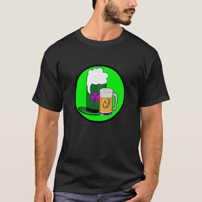 Irish lucky shamrock with beer mug St Patrick's Da T Shirt (Framsida)
