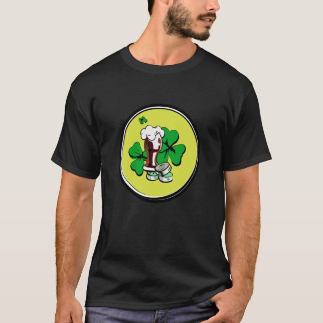 Irish lucky shamrock with beer mug St Patricks Day T Shirt (Framsida)