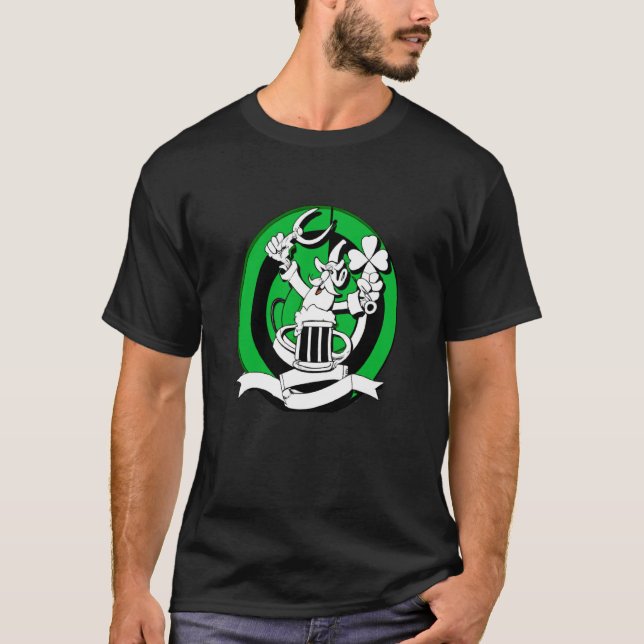 Irish lucky shamrock with beer mug St Patricks Day T Shirt (Framsida)