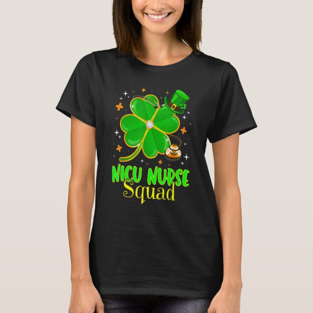 Irish NICU Nurse Shamrock Squad Stethoscope St Pat T Shirt (Framsida)