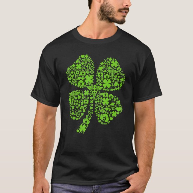 Irish Nurse Shamrock Stethoscope St patricks day T Shirt (Framsida)