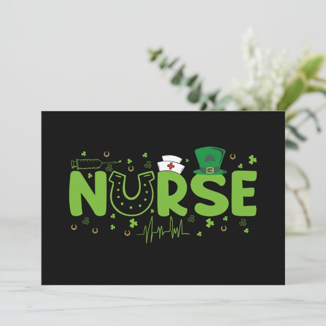Irish Nurse Stethoscope SCrub Patricks Day Nurses Inbjudningar (Stående Fram)