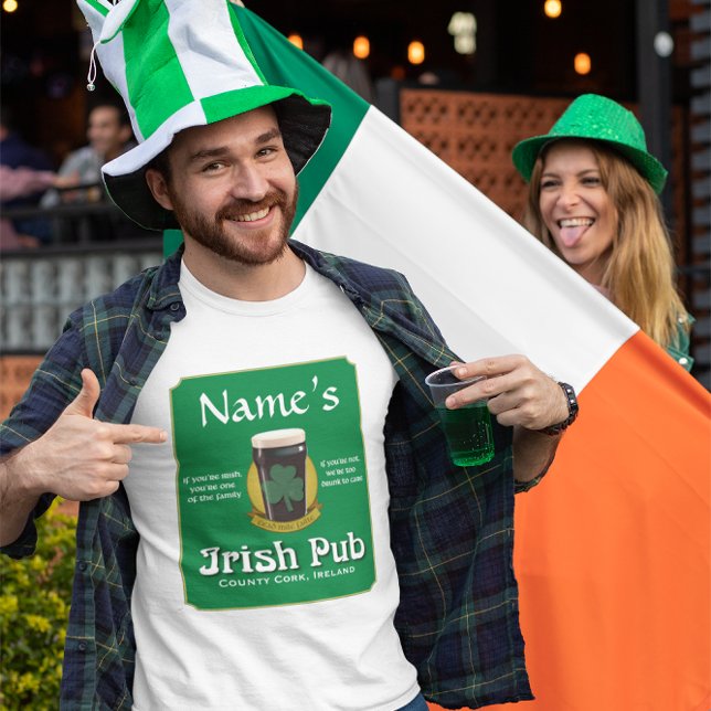 Irish Pub Manar appart-Shirt T Shirt (Celebrate St. Patrick's Day in style with our personalized Irish pub t-shirt! 🍀 Get yours now. )