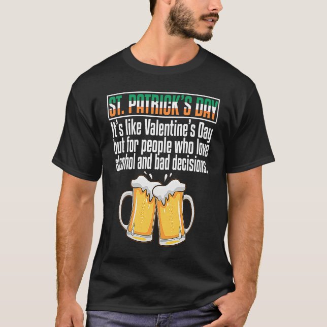Irish Shamrock Beer Drinking Happy Saint Patrick's T Shirt (Framsida)