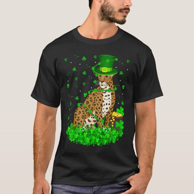 Irish Shamrock Leprechaun Jaguar St Patrick's Day T Shirt (Framsida)