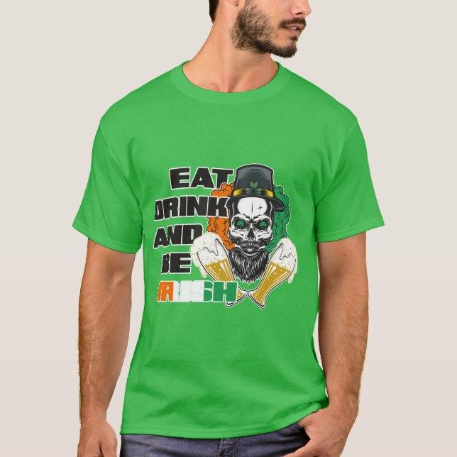 Irish Skull leperchan dricker öl T Shirt (Framsida)