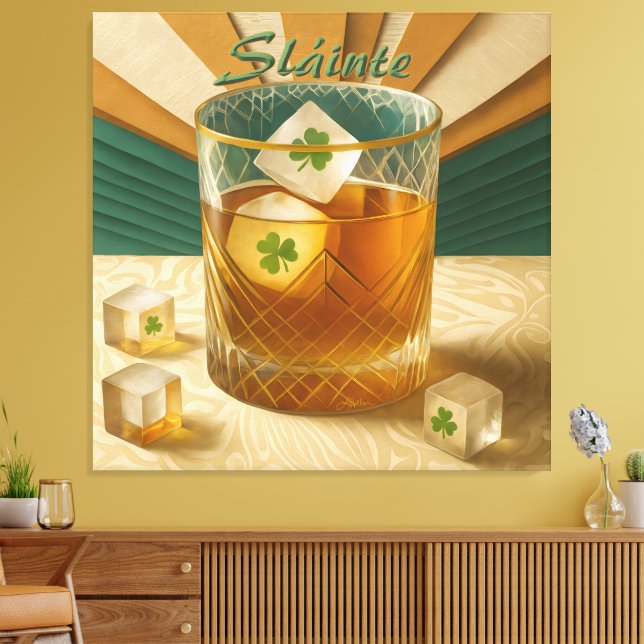 Irish Whiskey Tumbler Shamrock Ice "Sláinte!" Canvastryck (Insitu (Vardagsrum))