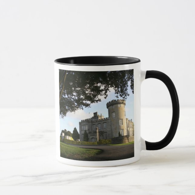 Irland, Dromoland Castle sidoentré. Mugg (Höger)
