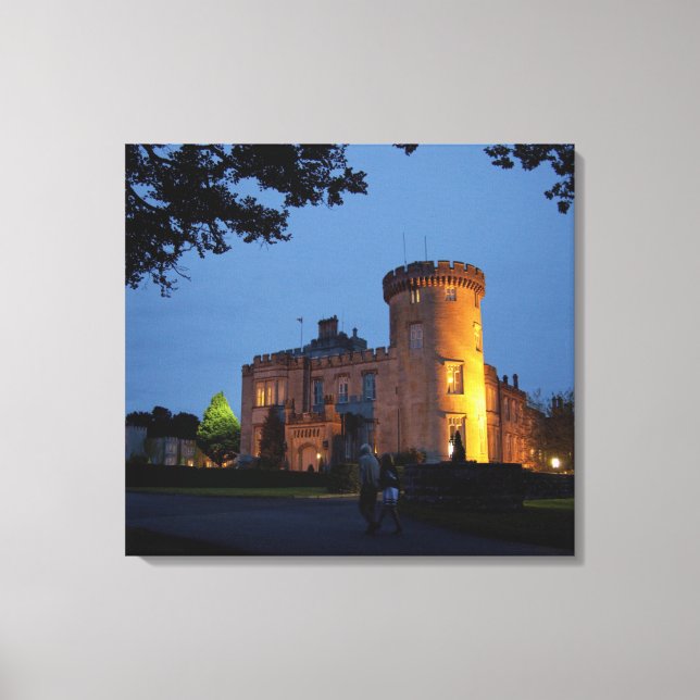 Irland, Dromoland Castle upplyst i skymningen, Canvastryck (Framsida)
