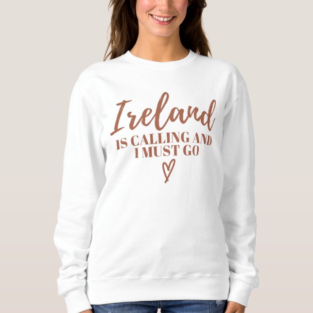 Irland ringer och jag måste åka Irland-Funny T Shirt (Framsida)