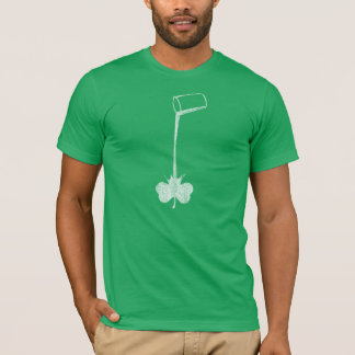 Irländare häller shamrocken tee shirt