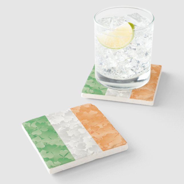 Irlands flagga med mönster av shamrockar stenunderlägg (Sidan)