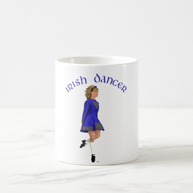 Irländsk dansare Blondin i blått Kaffemugg (Center)