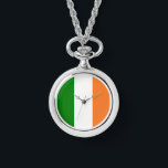 Irlandsk flagga Totalt  Armbandsur<br><div class="desc">Halsbandsur med irländsk flaggmotiv som fyller ut hela det tryckbara utrymmet. Enkel men vacker design för att dela din härkomst och kultur. Lysande present vid alla tillfällen till din favoritirländare. Inte bara bra för att fira St. Patricks dag, utan också för familjeåterträffar, mors dag och fars dag, resegrupper och klubbar....</div>