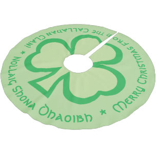 Irländsk Gaelicjulhälsning med efternamn Julgransmatta Borstad Polyester
