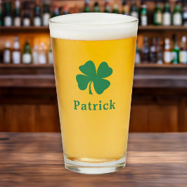 Irlandsk grönklöver Personlig monogram Namn Öl Glaskopp