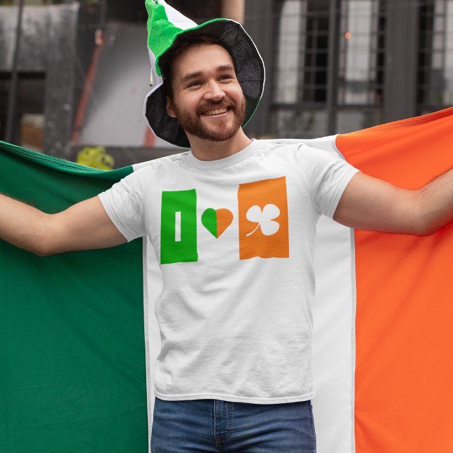 Irländsk hjärta Shamrock St. Patrick's Day-grafik T Shirt (Skapare uppladdad)