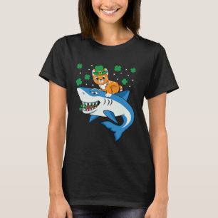 Irländsk katt ridande haj St Patricks Day Shamrock T Shirt