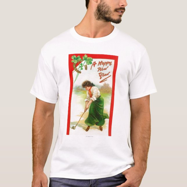 Irländsk kvinna omkring som slår golfballen t-shirt (Framsida)