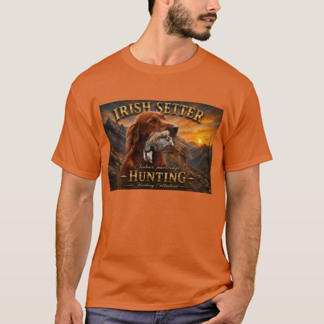 Irländsk Setter med Chukar Rapphöna ,Konst  T Shirt (Framsida)