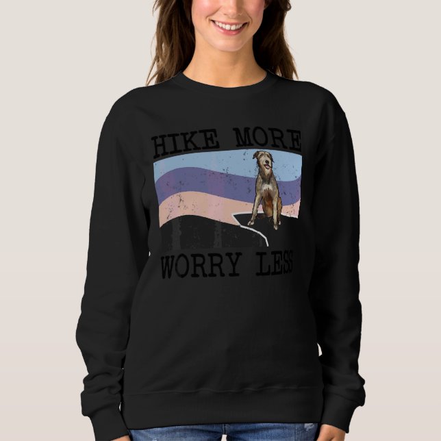 Irländsk Varghund Hike Mer Oroa Mindre Grafisk Van T Shirt (Framsida)