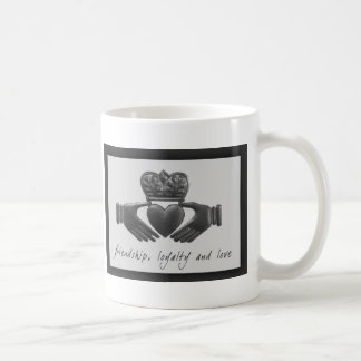 Irländska Claddagh, vänskap, lojalitet och kärlek Kaffemugg