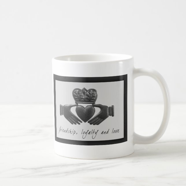 Irländska Claddagh, vänskap, lojalitet och kärlek Kaffemugg (Höger)